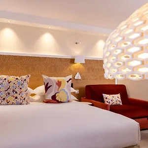 *** Hotel Elysees 8 France